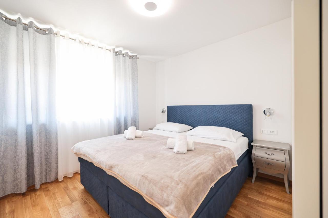 Two Bedroom Apartment With A Balcony Relja 扎达尔 外观 照片