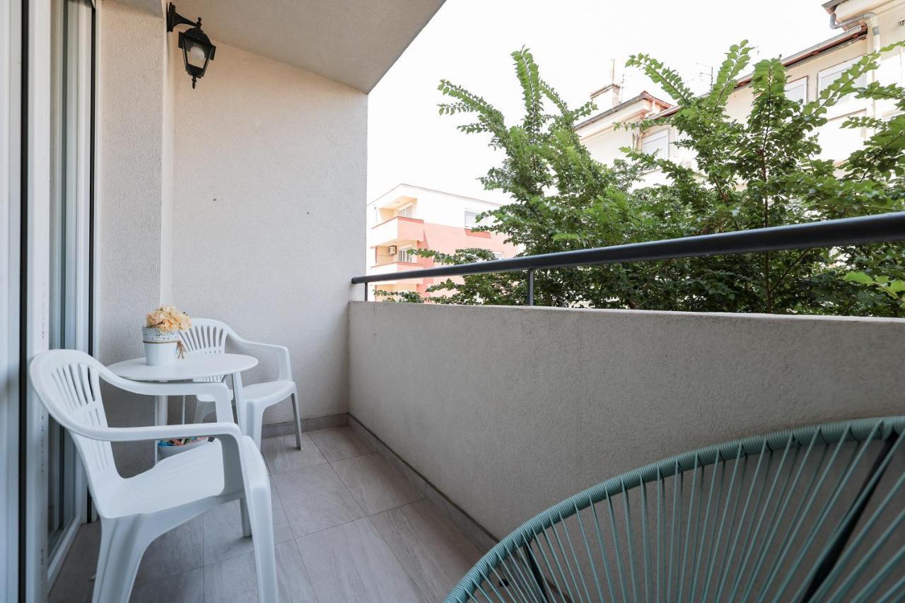 Two Bedroom Apartment With A Balcony Relja 扎达尔 外观 照片